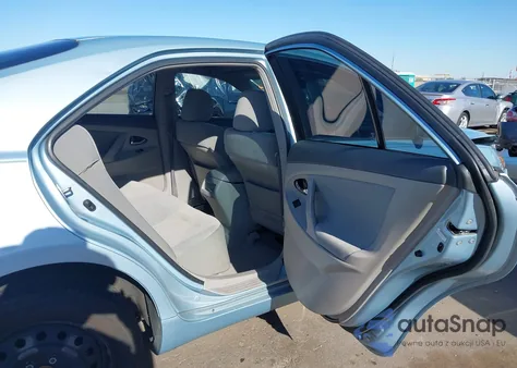 2009 Toyota Camry Le z USA, uszkodzony, nr VIN 4T1BE46K79U830776